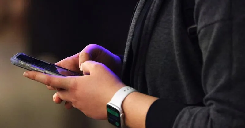 Social Media Warning Labels: Enough to Protect Young Minds?